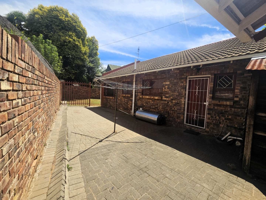 3 Bedroom Property for Sale in Pentagon Park Free State